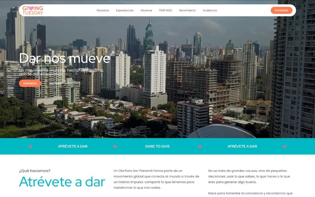 Página de inicio de Giving Tuesday Panamá con su navegación y el horizonte de la ciudad.